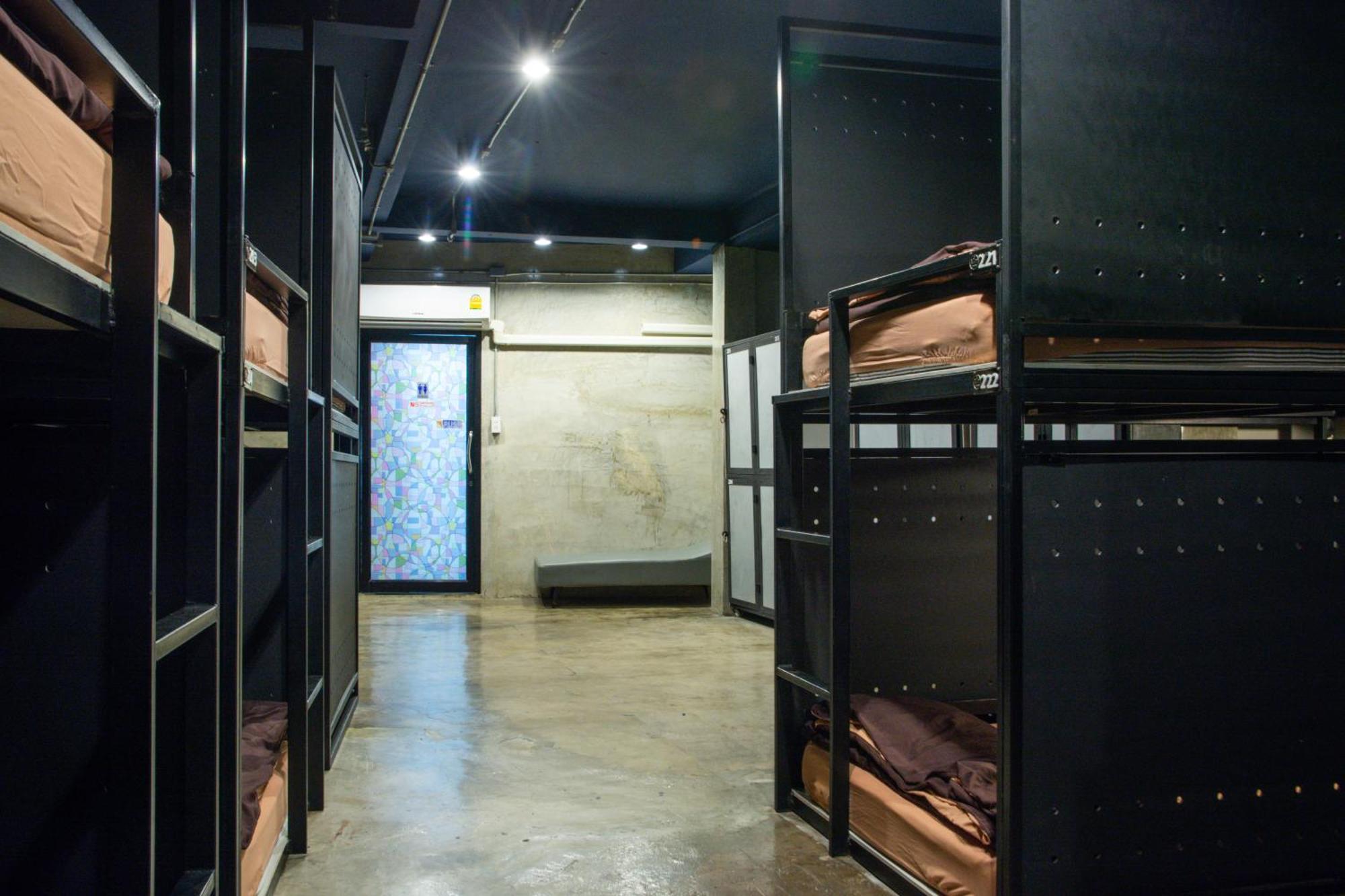 Area81 Hideout Hostel Bangkok Esterno foto